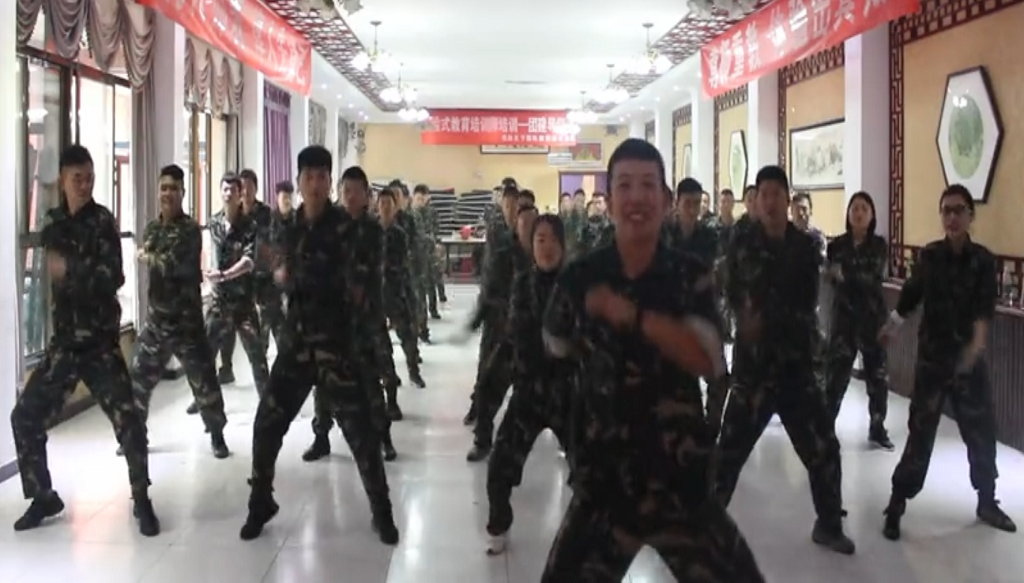 騎馬趕驢—舞蹈